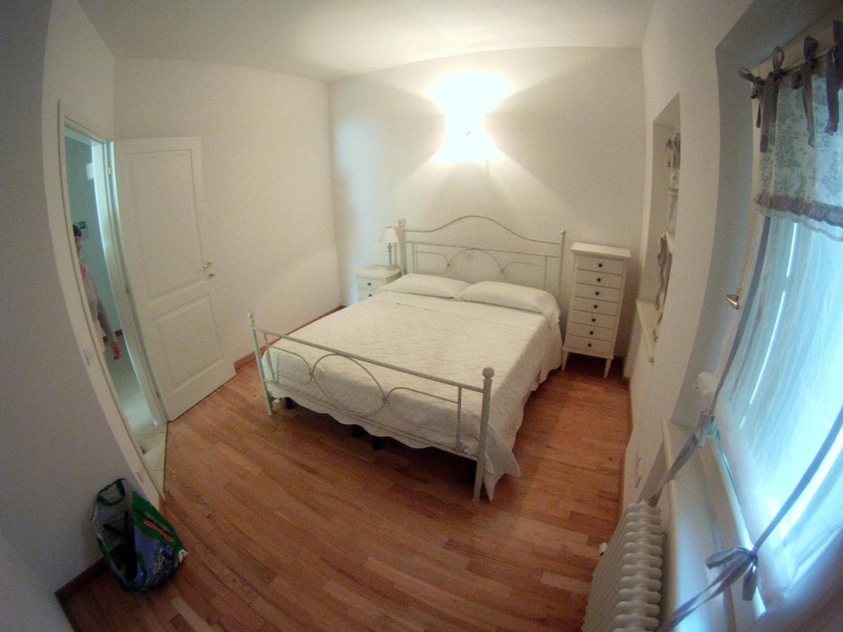 Charmante Apartament Lake Front Malcesine Bagian luar foto