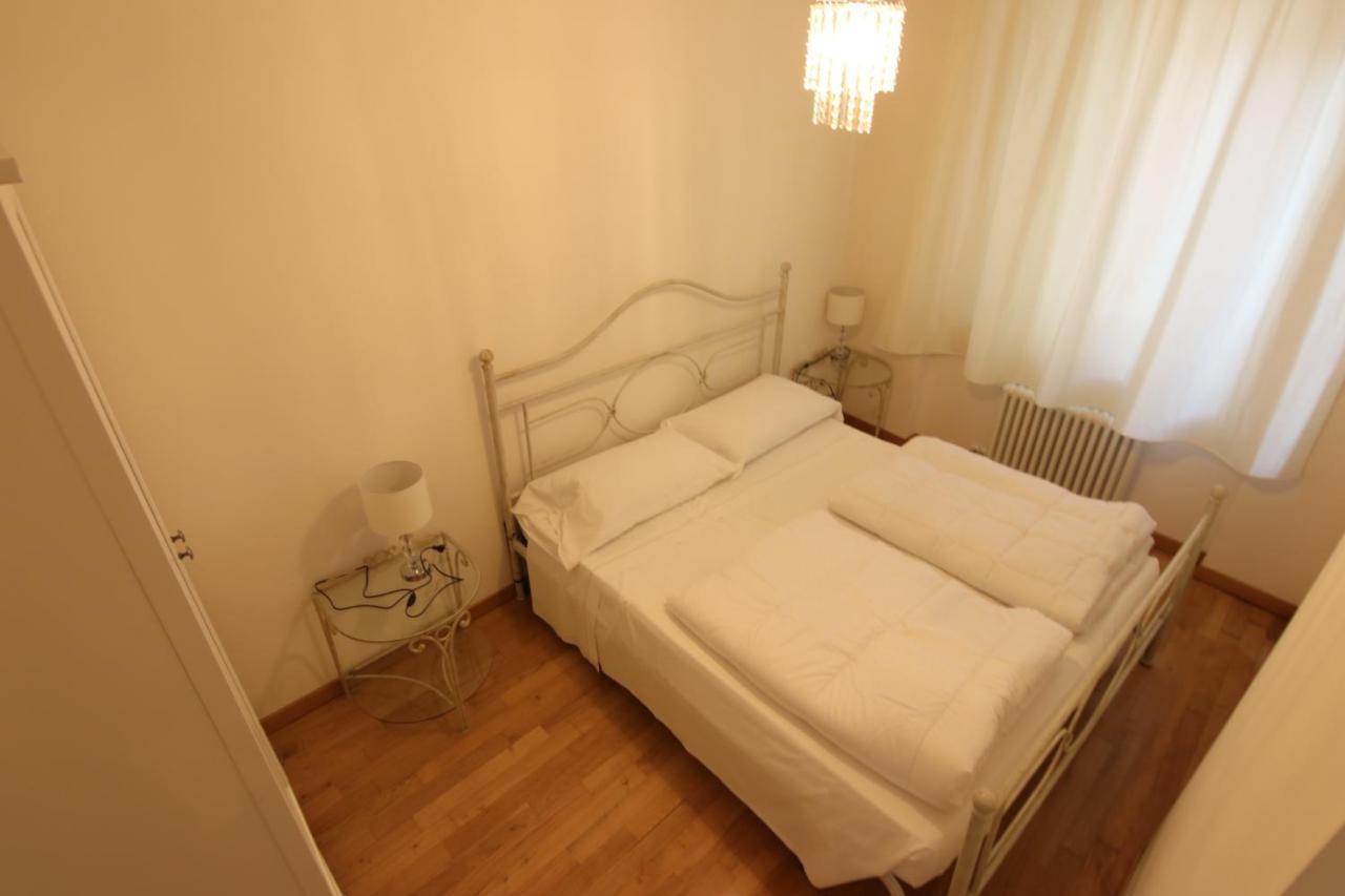 Charmante Apartament Lake Front Malcesine Bagian luar foto