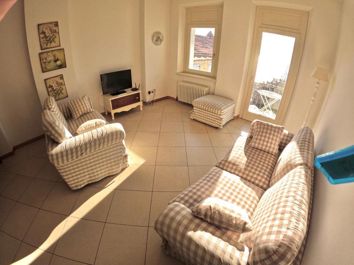 Charmante Apartament Lake Front Malcesine Bagian luar foto